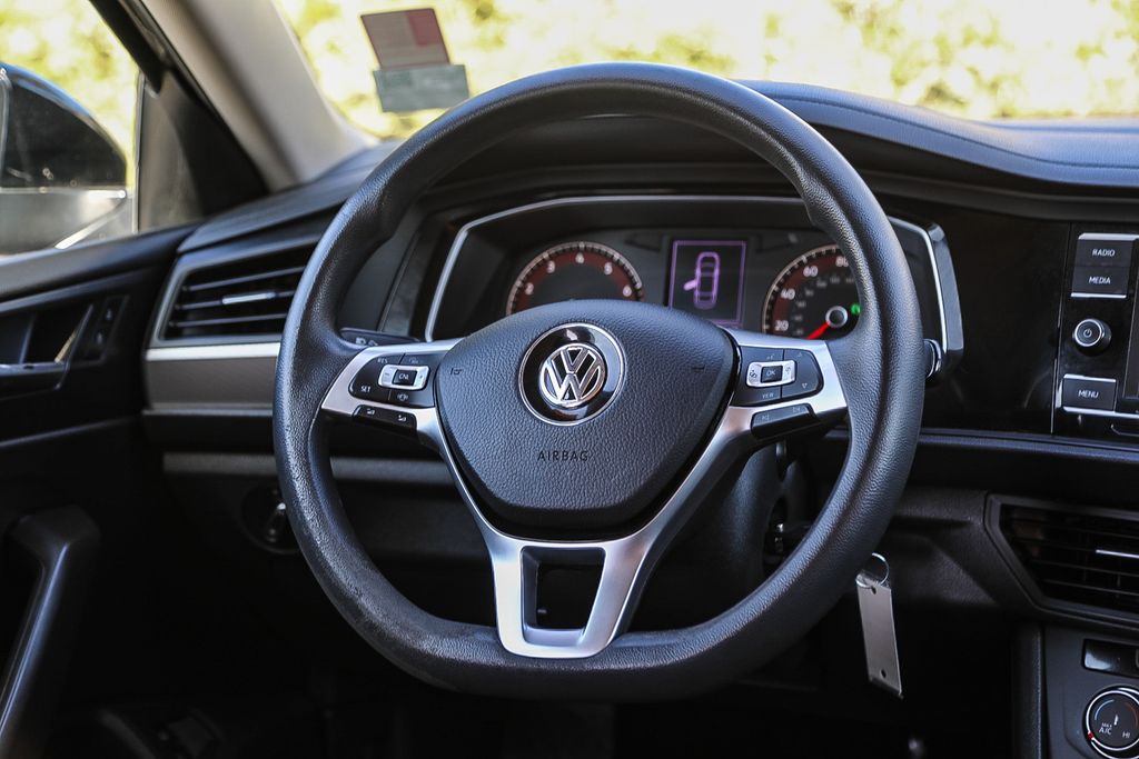 Thumbnail: 2021 Volkswagen Jetta - 8