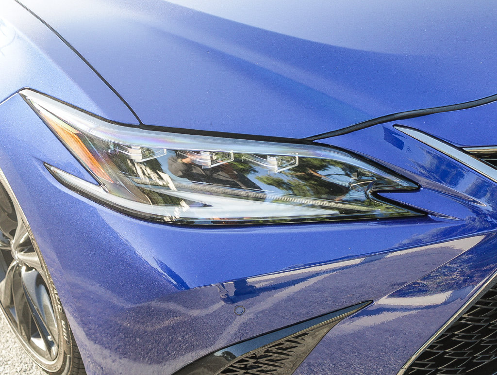 Thumbnail: 2023 Lexus ES - 20