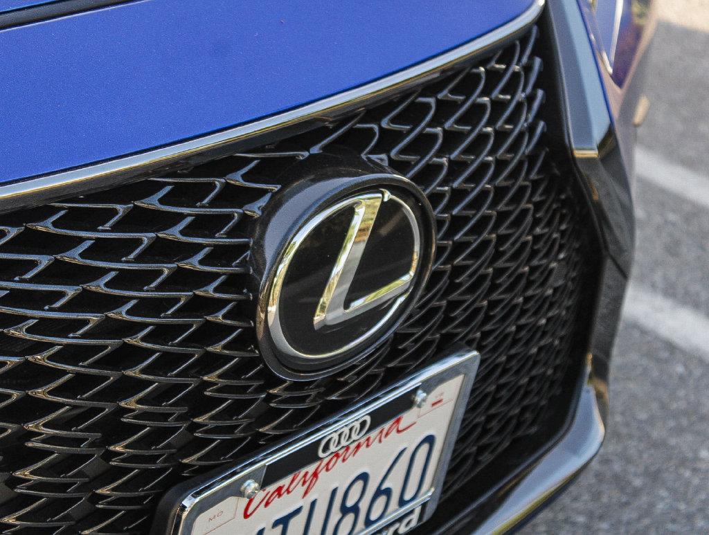Thumbnail: 2023 Lexus ES - 21