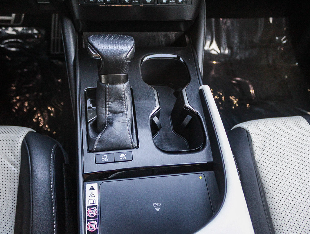 Thumbnail: 2023 Lexus ES - 27