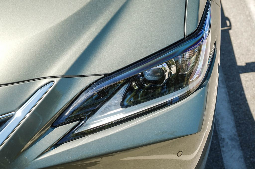 Thumbnail: 2024 Lexus ES - 20