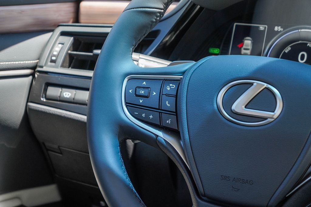 Thumbnail: 2024 Lexus ES - 23