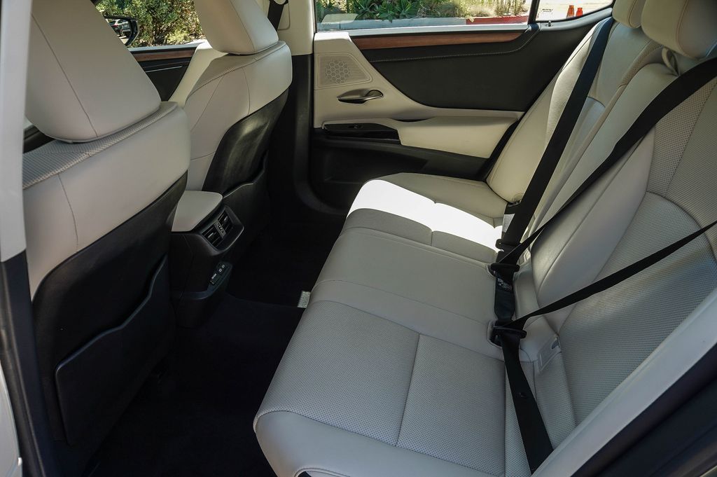 Thumbnail: 2024 Lexus ES - 12