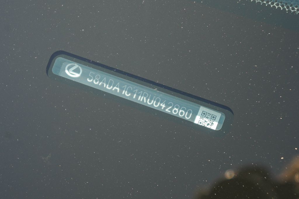 Thumbnail: 2024 Lexus ES - 32