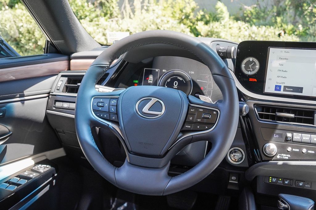 Thumbnail: 2024 Lexus ES - 9