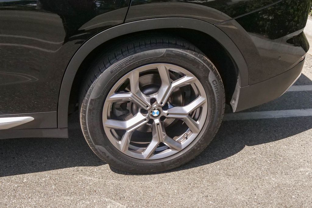 Thumbnail: 2023 BMW X3 - 11