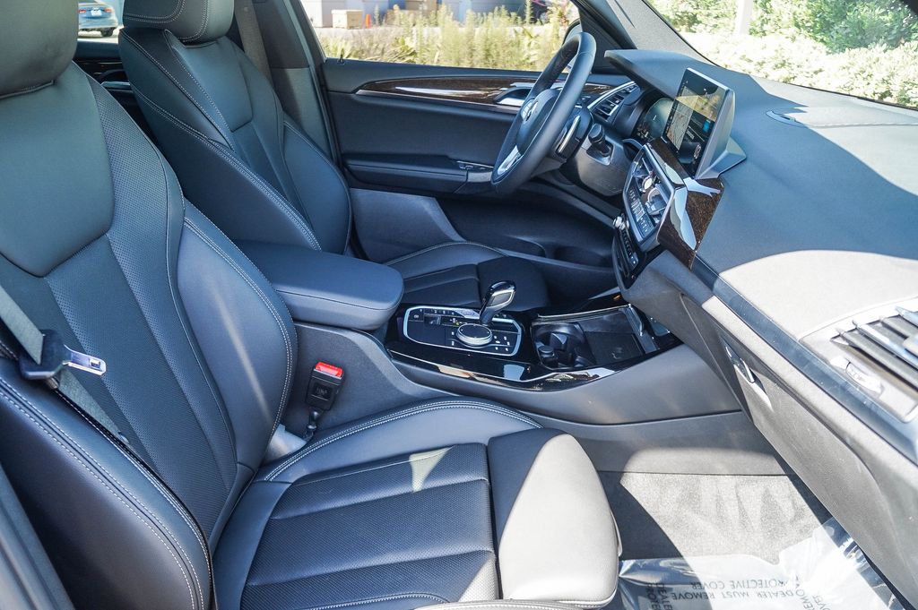 Thumbnail: 2023 BMW X3 - 10