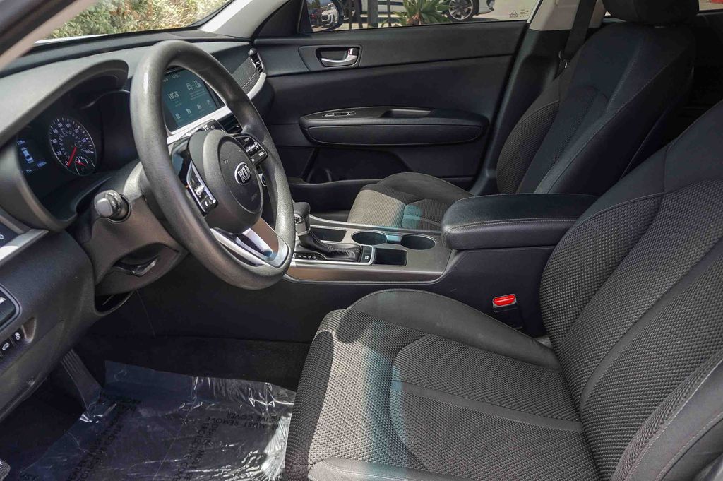 Thumbnail: 2020 Kia Optima - 11
