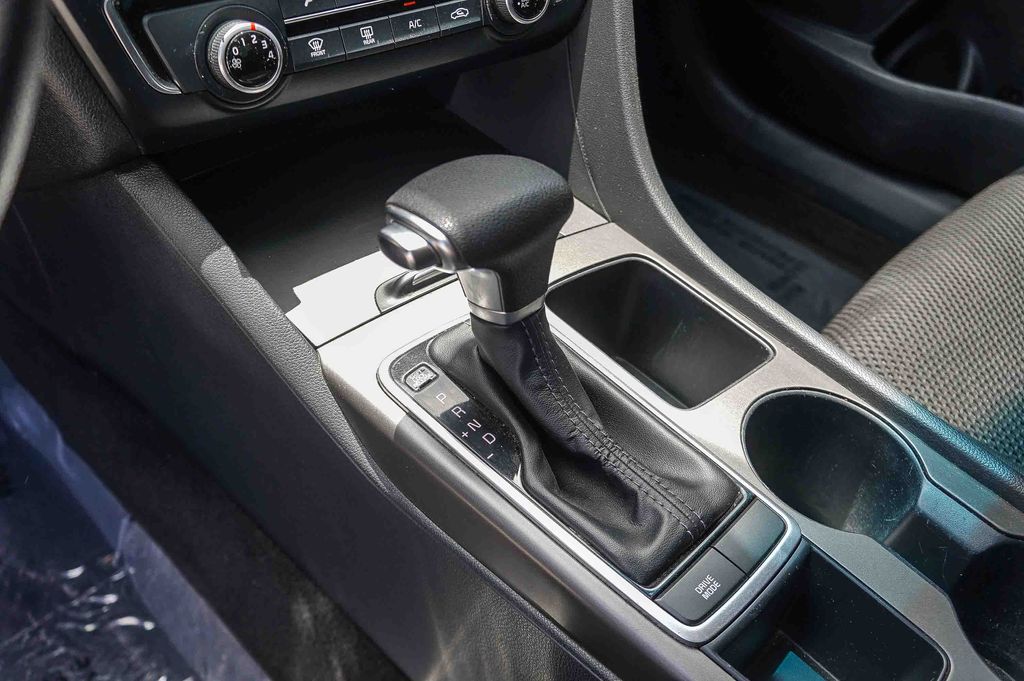 Thumbnail: 2020 Kia Optima - 14