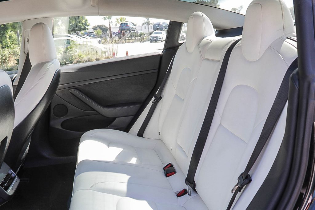 Thumbnail: 2023 Tesla Model 3 - 11