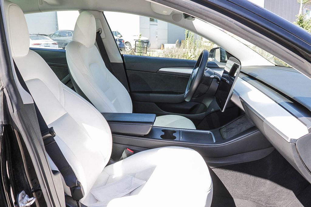 Thumbnail: 2023 Tesla Model 3 - 9