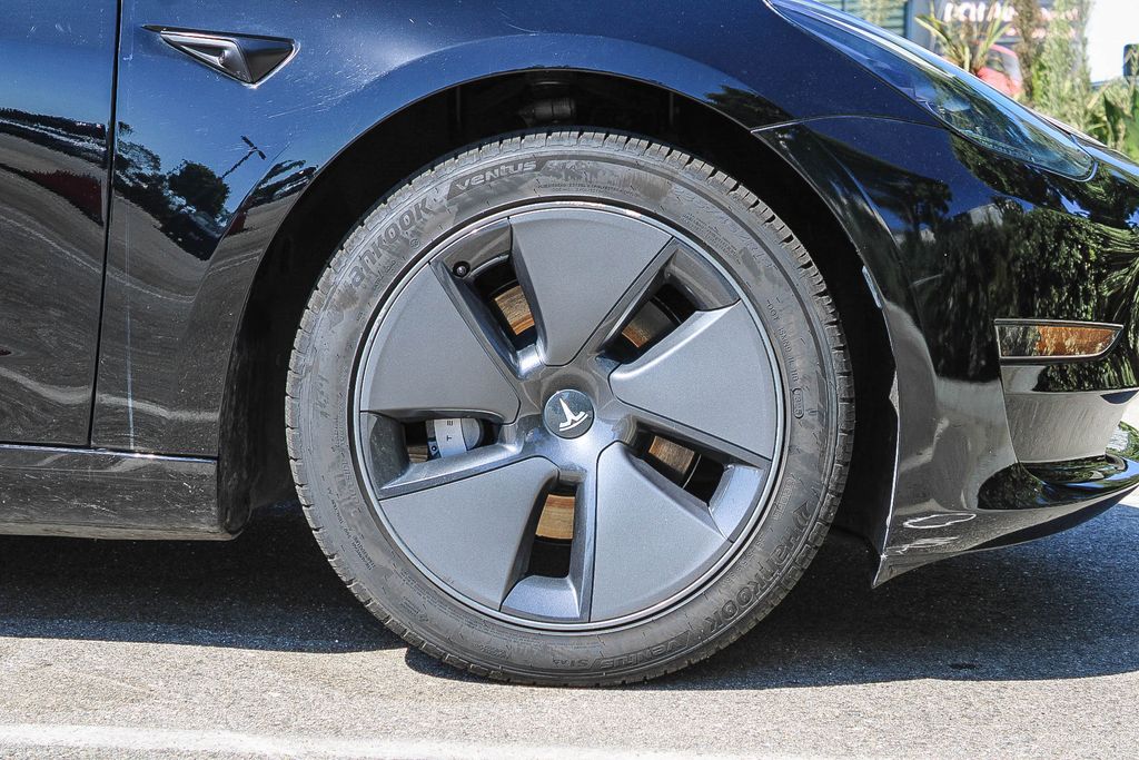 Thumbnail: 2023 Tesla Model 3 - 18