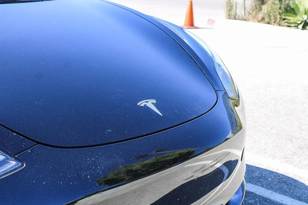 Thumbnail: 2023 Tesla Model 3 - 19