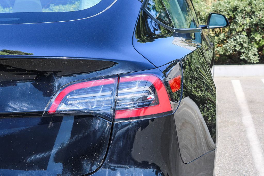 Thumbnail: 2023 Tesla Model 3 - 17