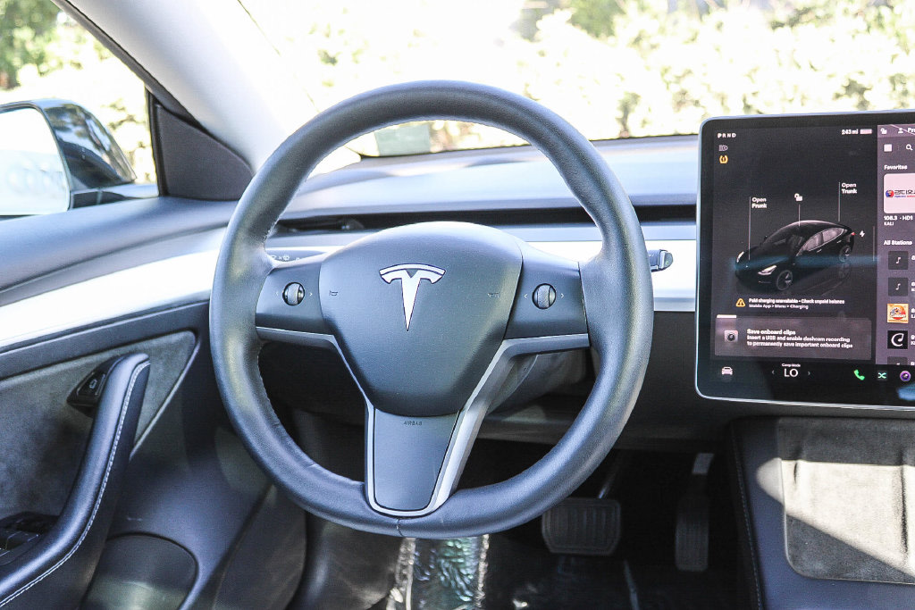Thumbnail: 2023 Tesla Model 3 - 12