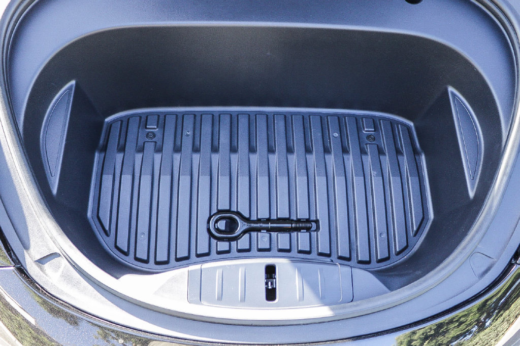 Thumbnail: 2023 Tesla Model 3 - 28
