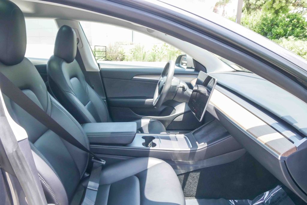 Thumbnail: 2023 Tesla Model 3 - 9