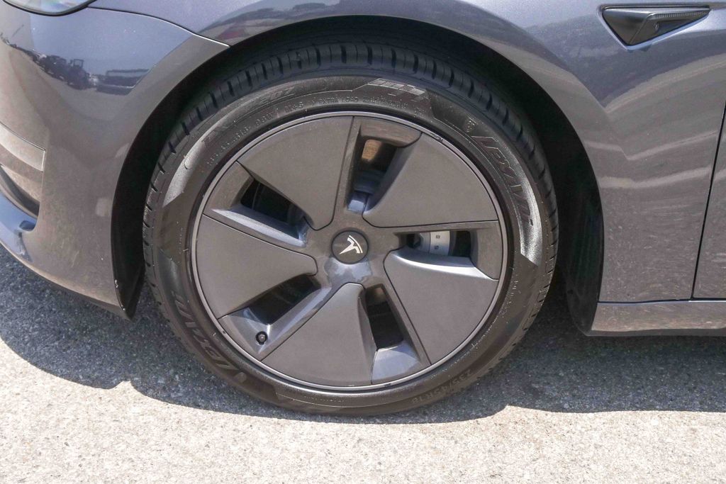 Thumbnail: 2023 Tesla Model 3 - 7