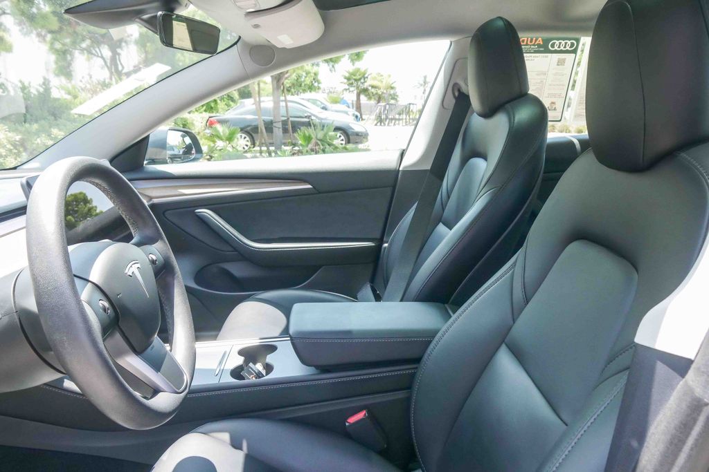 Thumbnail: 2023 Tesla Model 3 - 10