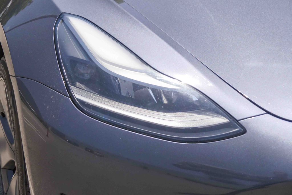 Thumbnail: 2023 Tesla Model 3 - 16
