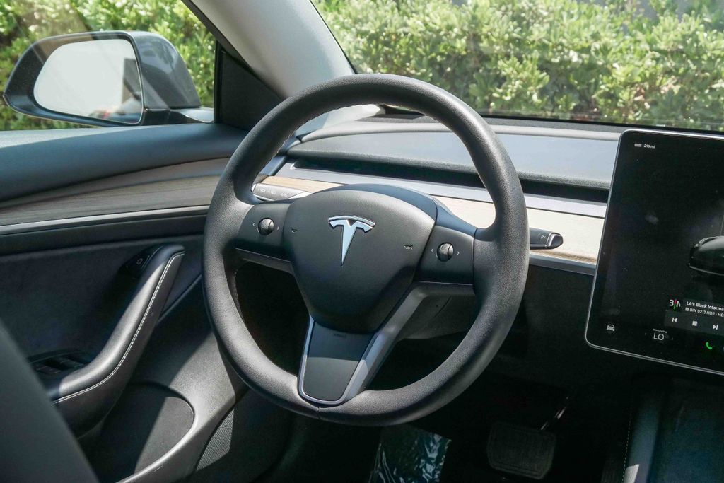 Thumbnail: 2023 Tesla Model 3 - 12
