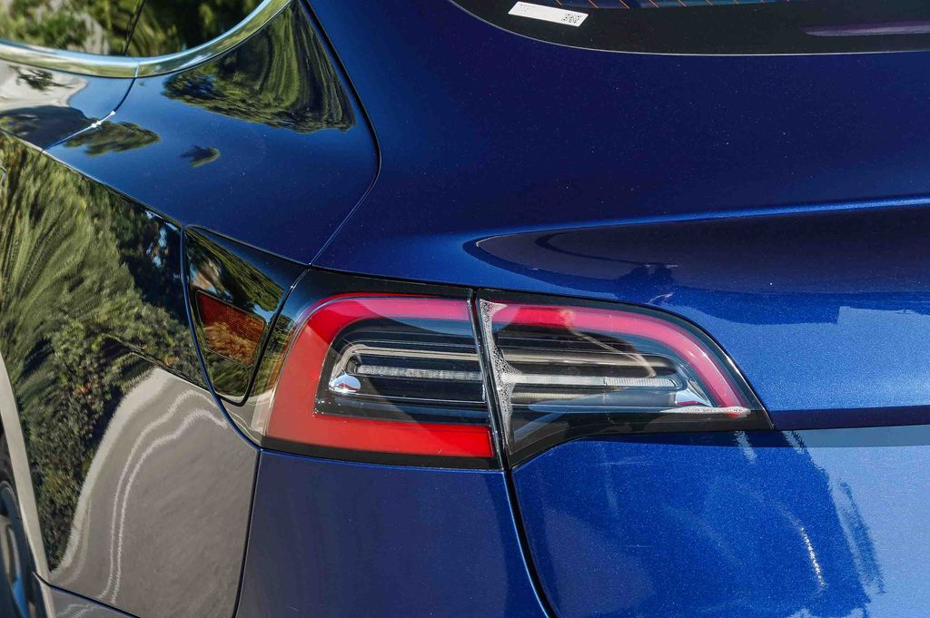 Thumbnail: 2018 Tesla Model 3 - 15