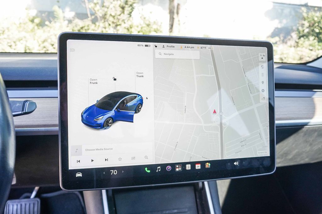 Thumbnail: 2018 Tesla Model 3 - 17