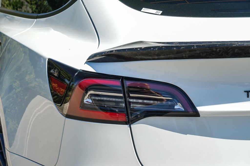 Thumbnail: 2021 Tesla Model 3 - 14