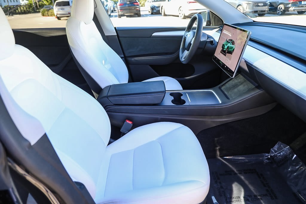 Thumbnail: 2024 Tesla Model Y - 8