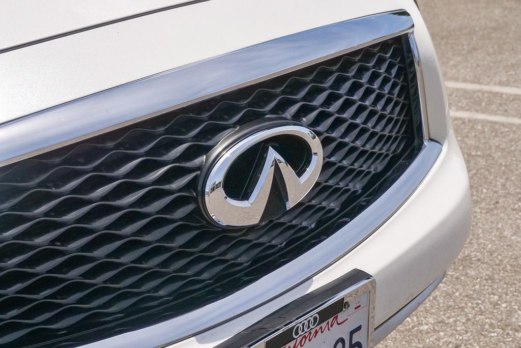 Thumbnail: 2017 INFINITI QX70 - 13