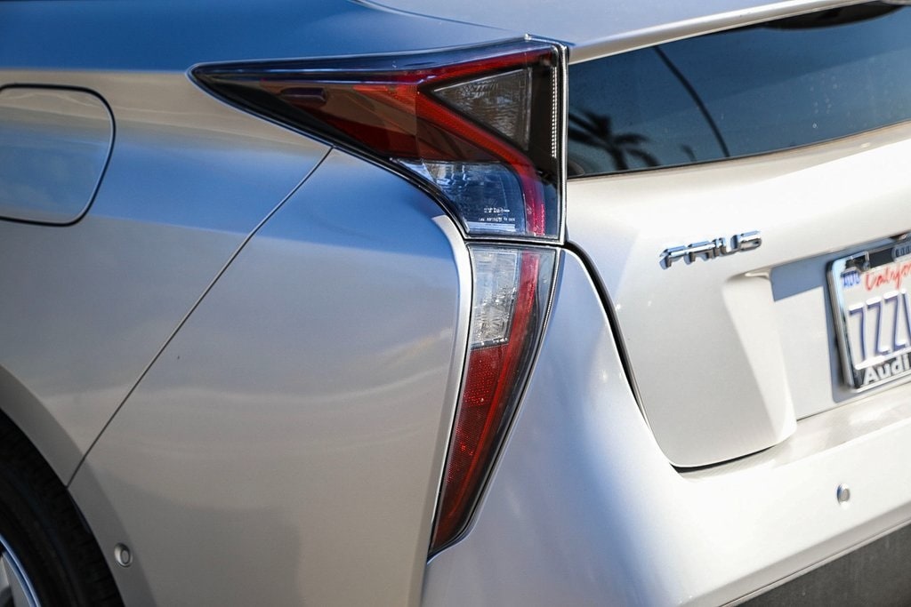 2017 Toyota Prius Four 20