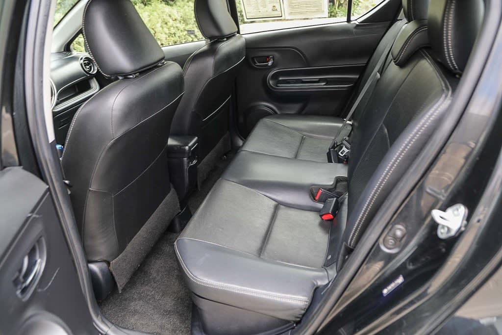 Thumbnail: 2018 Toyota Prius c - 11