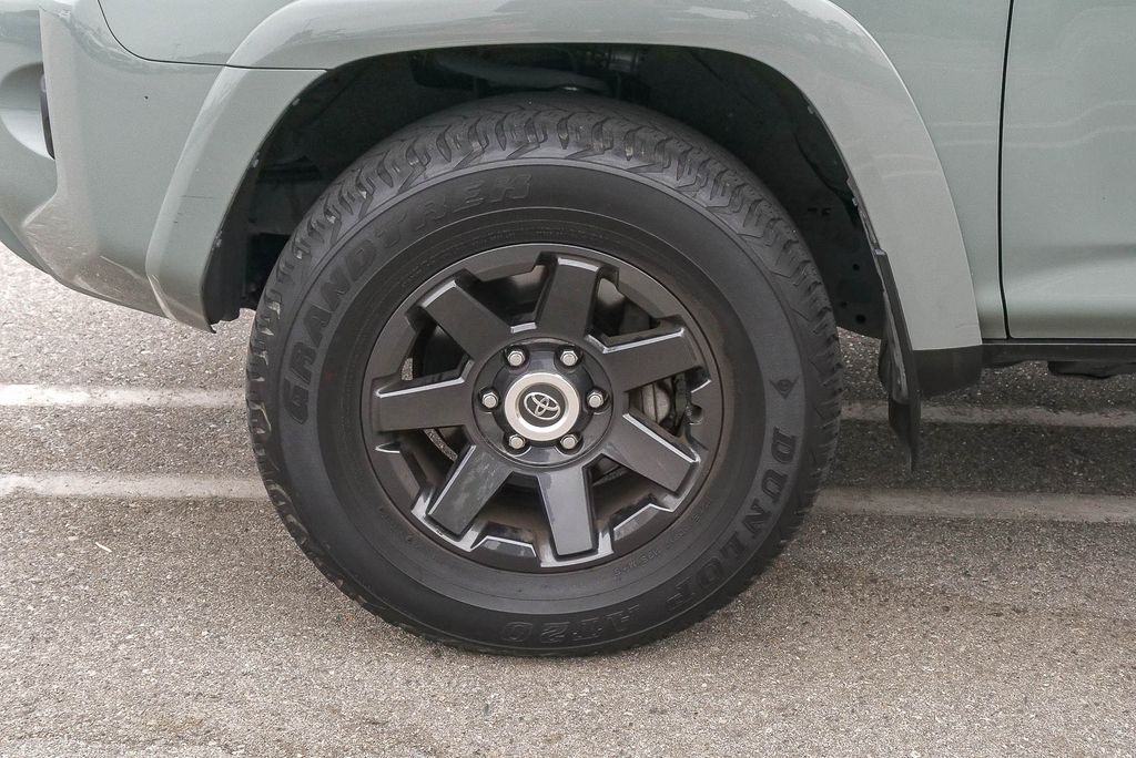Thumbnail: 2022 Toyota 4Runner - 6