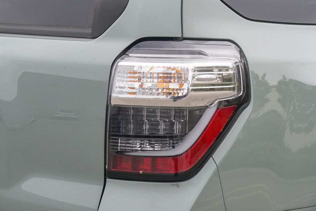 Thumbnail: 2022 Toyota 4Runner - 14