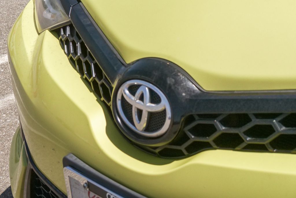 Thumbnail: 2017 Toyota Corolla iM - 12