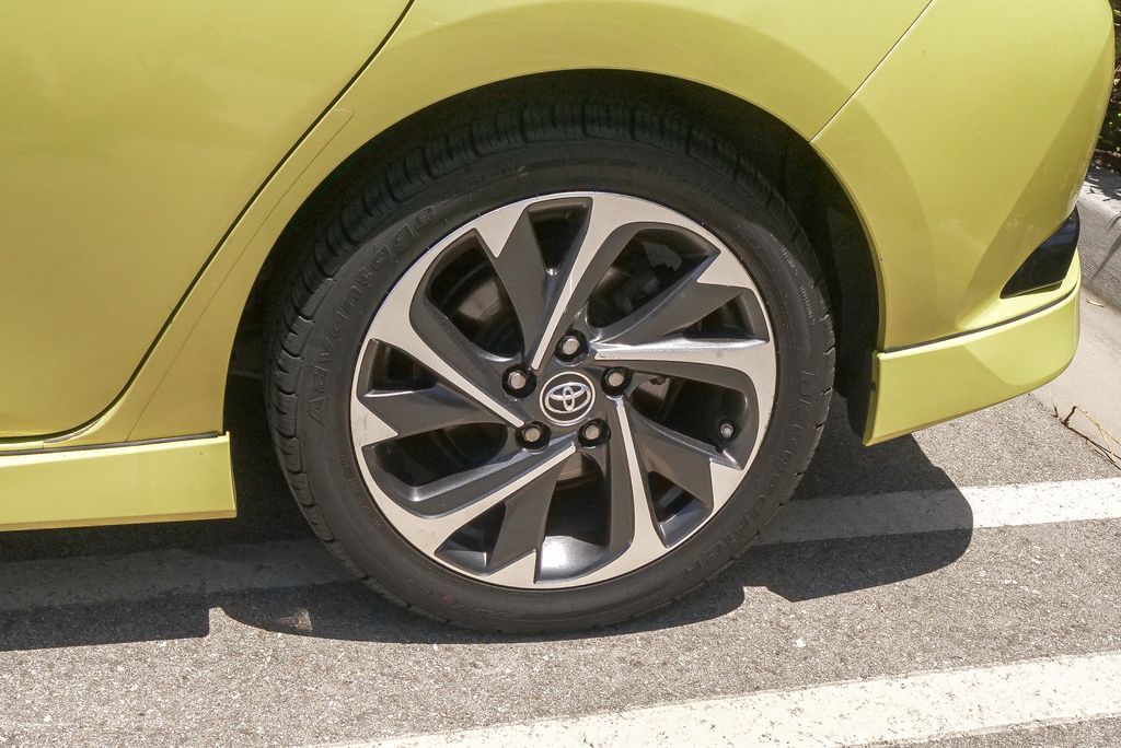 Thumbnail: 2017 Toyota Corolla iM - 13