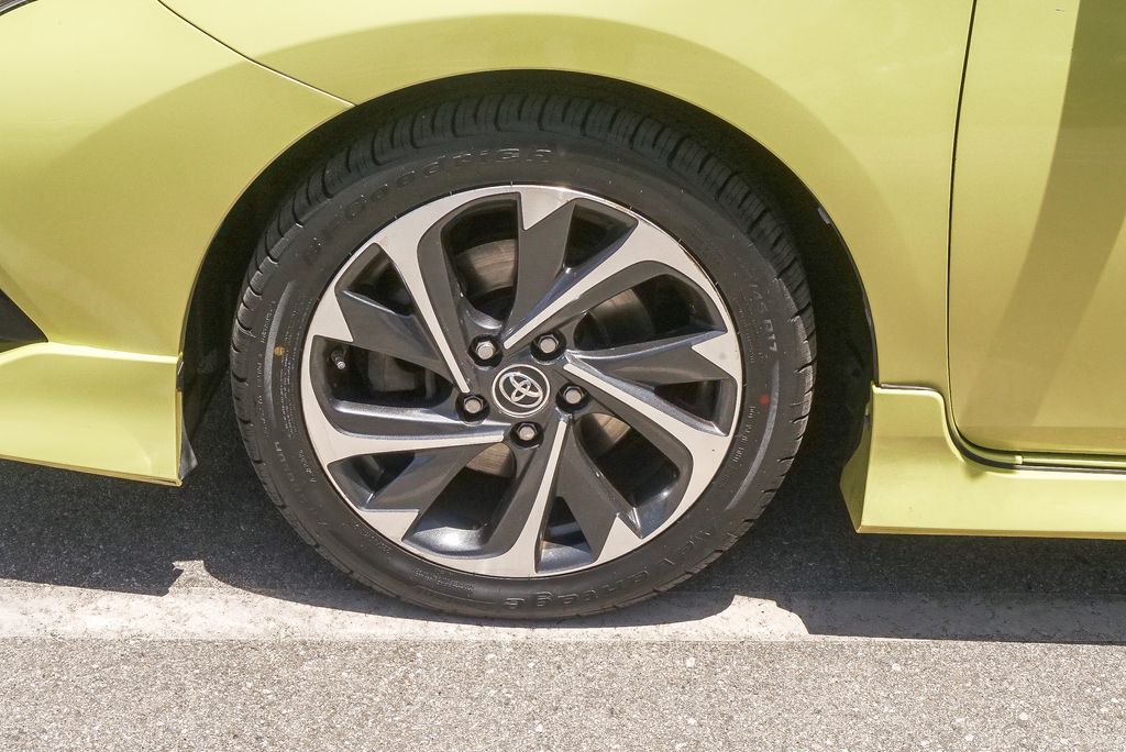 Thumbnail: 2017 Toyota Corolla iM - 6