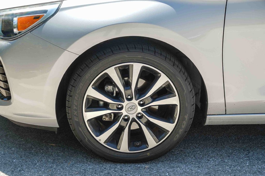 Thumbnail: 2019 Hyundai Elantra - 16