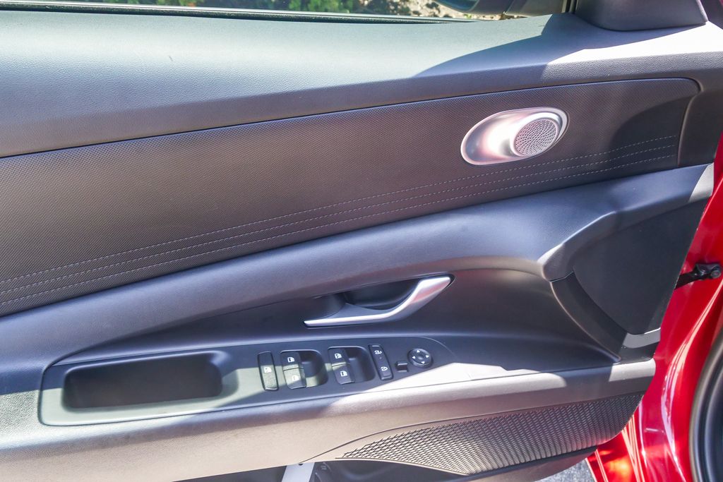 Thumbnail: 2024 Hyundai Elantra - 24