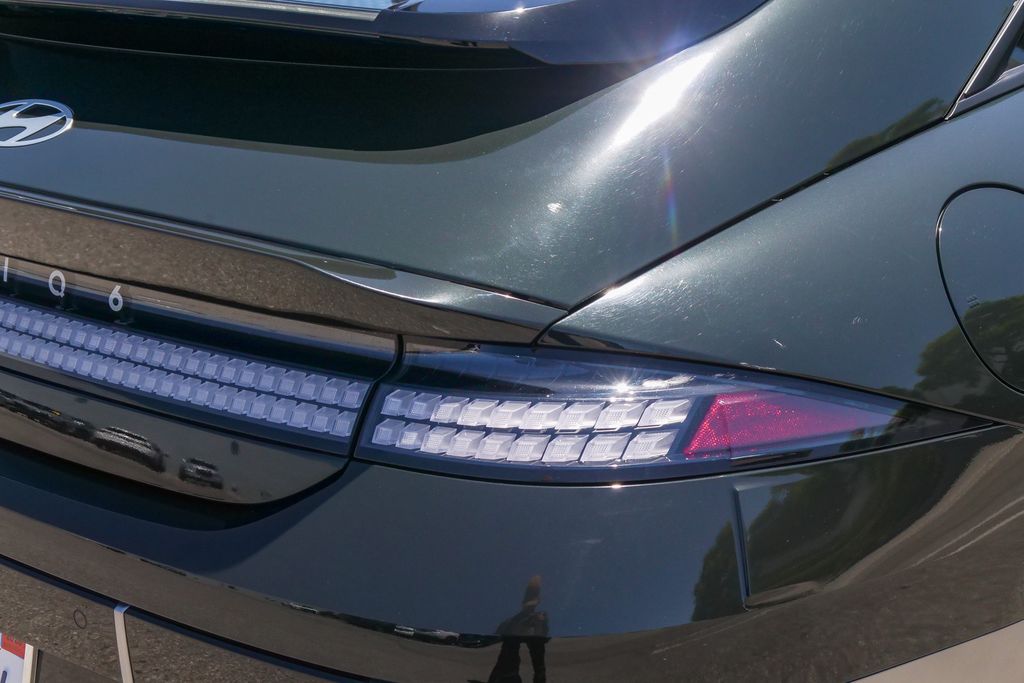 Thumbnail: 2023 Hyundai Ioniq 6 - 21