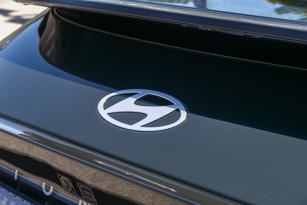 Thumbnail: 2023 Hyundai Ioniq 6 - 22