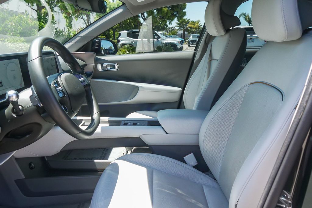 Thumbnail: 2023 Hyundai Ioniq 6 - 11