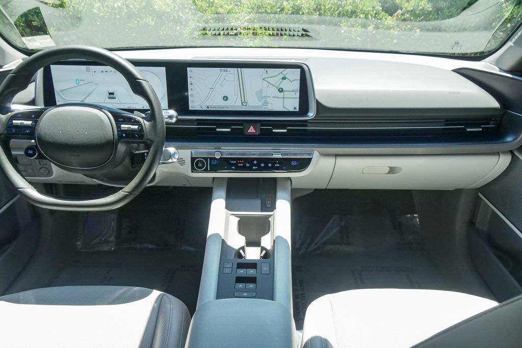 Thumbnail: 2023 Hyundai Ioniq 6 - 2