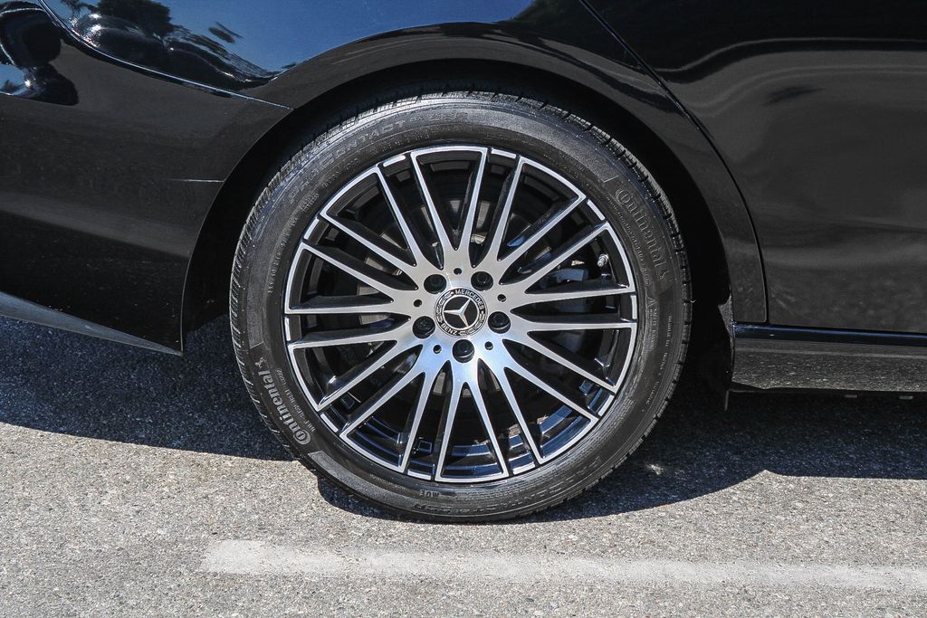 Thumbnail: 2023 Mercedes-Benz C-Class - 6