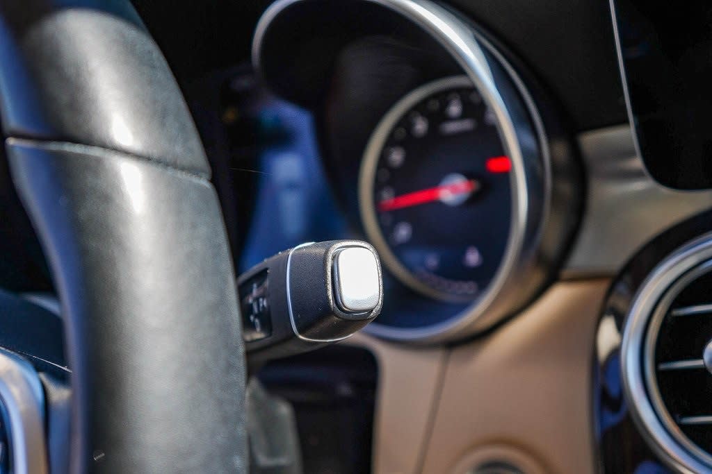 Thumbnail: 2022 Mercedes-Benz GLC - 29