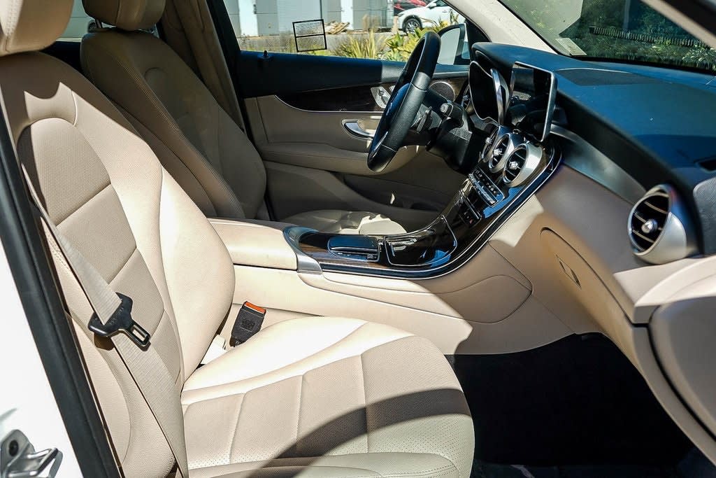 Thumbnail: 2022 Mercedes-Benz GLC - 10