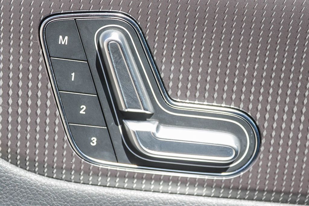 Thumbnail: 2023 Mercedes-Benz GLA - 21