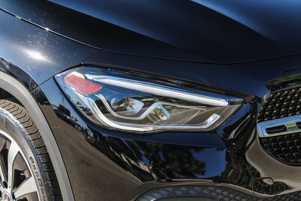 Thumbnail: 2023 Mercedes-Benz GLA - 20