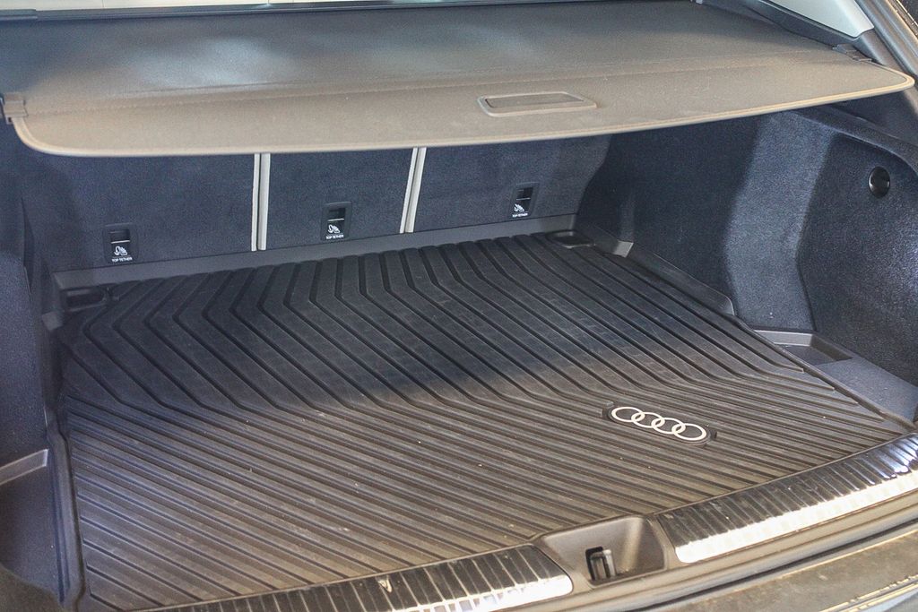 Thumbnail: 2025 Audi Q5 - 14