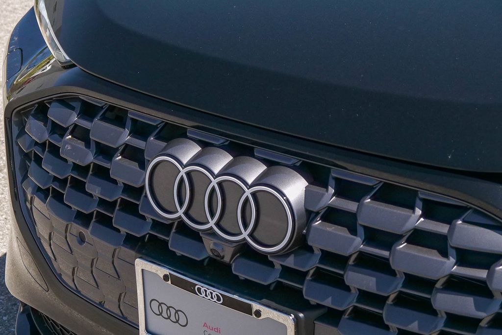 Thumbnail: 2025 Audi Q5 - 6